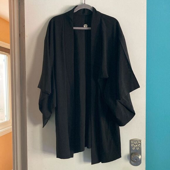 Japanese Style Black Kimono with Interior Tie One Size Sand Dollar Logo - Picture 7 of 11